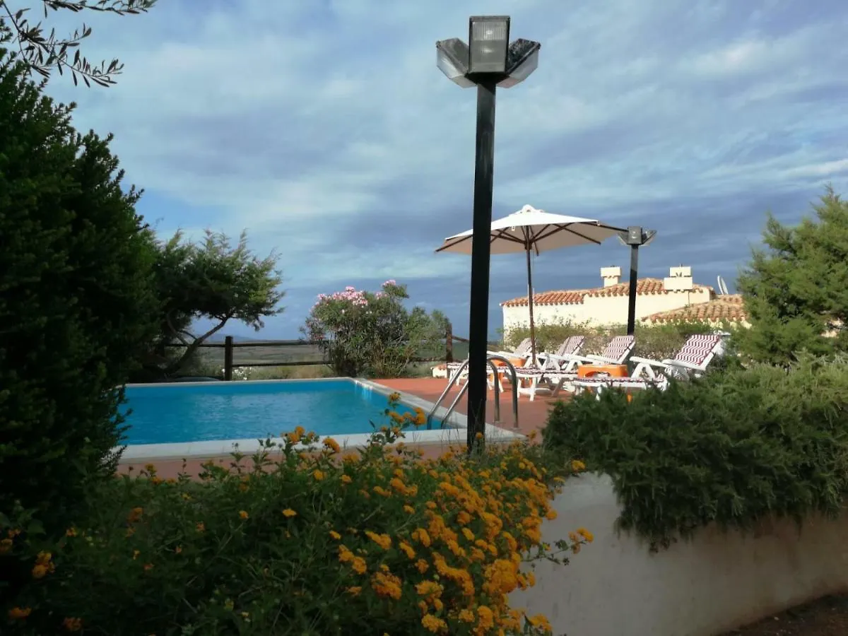 Villa Con Piscina Стинтино