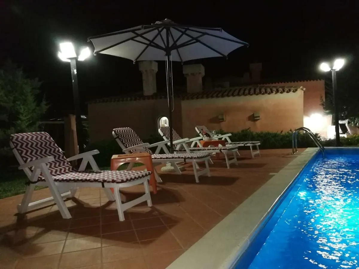 Villa Con Piscina Стинтино